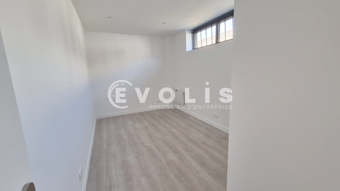 Photo 7 – location Entrepôts / activités	BUSSY SAINT GEORGES (77600)