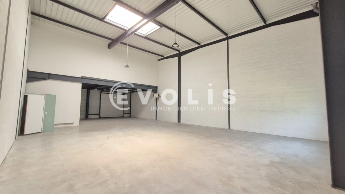 Photo 2 – location Entrepôts / activités	BUSSY SAINT GEORGES (77600)