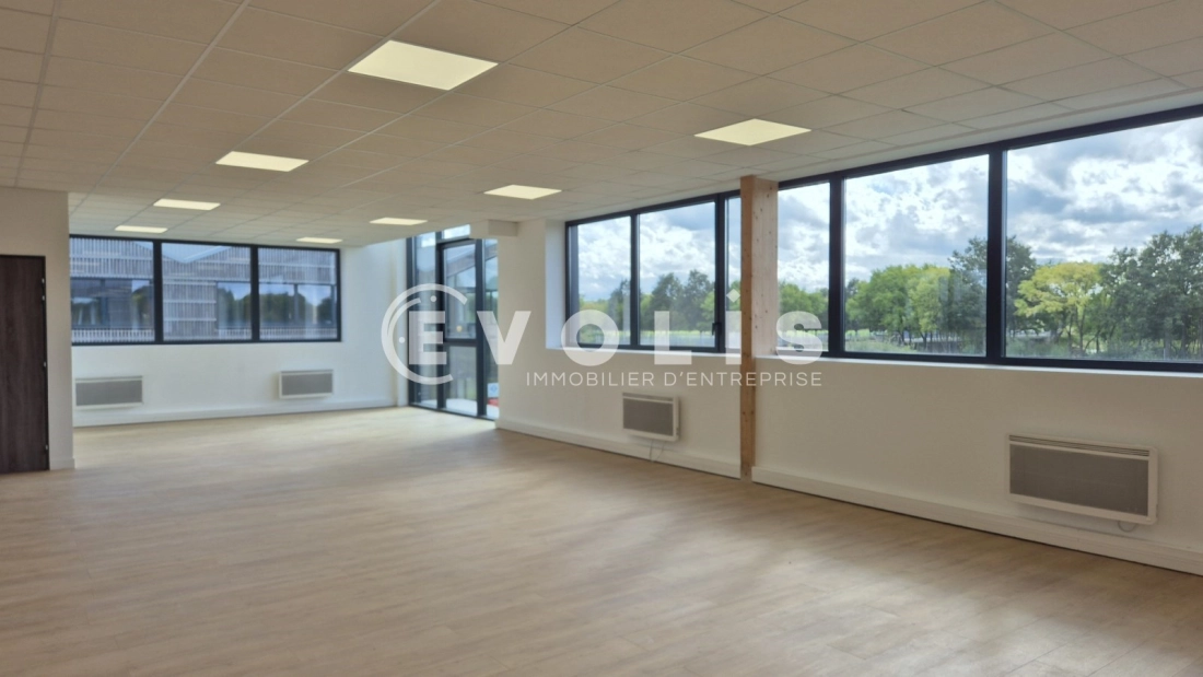 Photo 3 – location bureaux	SERRIS (77700)