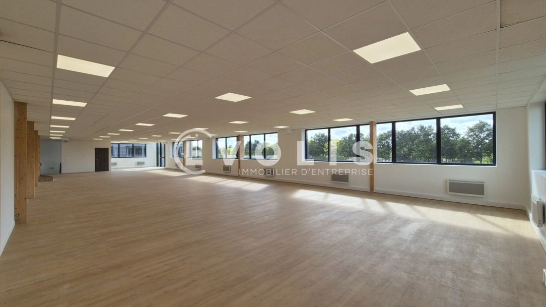 Photo 1 – location bureaux	SERRIS (77700)