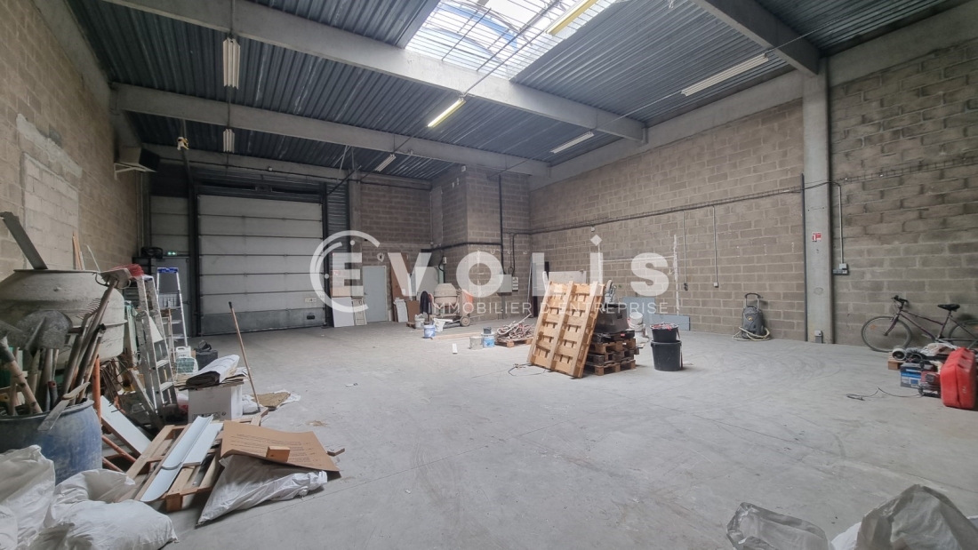 Photo 1 – location Entrepôts / activités	SAINT THIBAULT DES VIGNES (77400)