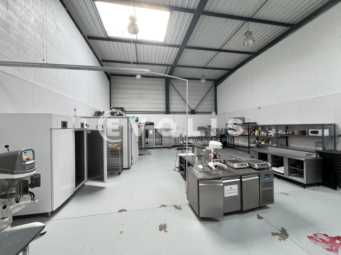 Photo 5 – location Entrepôts / activités	MIONS (69780)