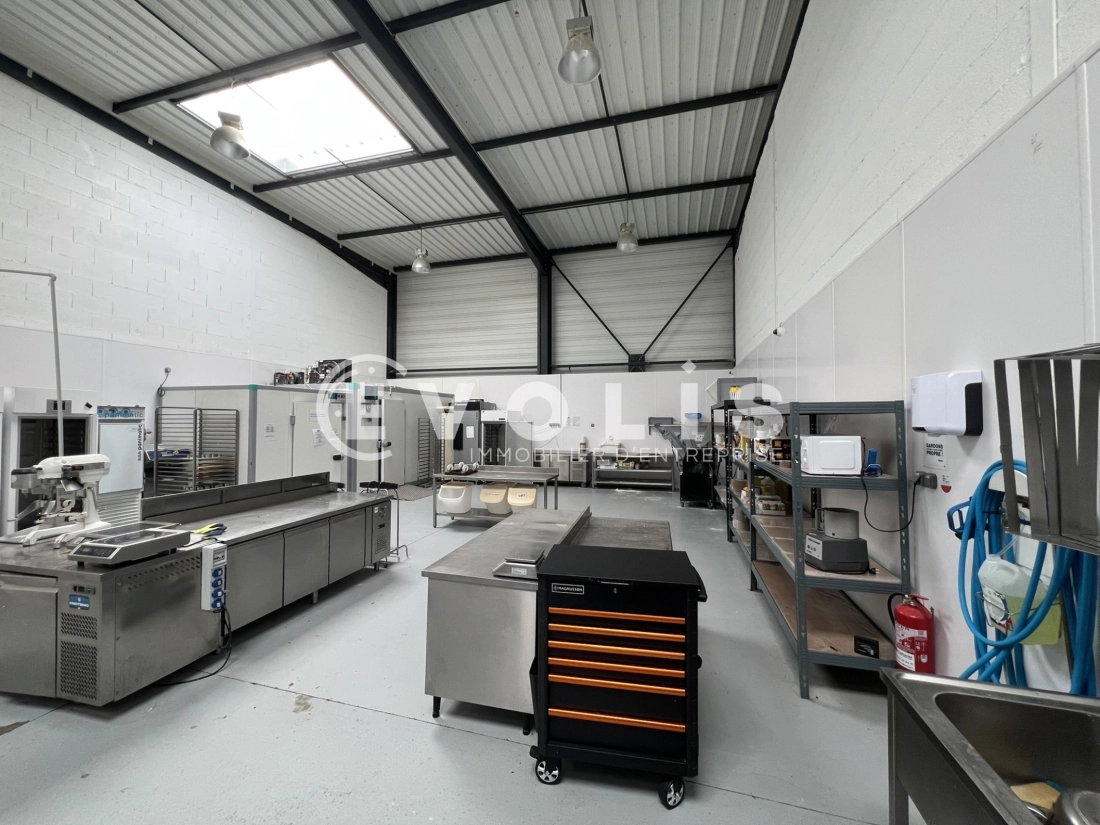 Photo 6 – location Entrepôts / activités	MIONS (69780)