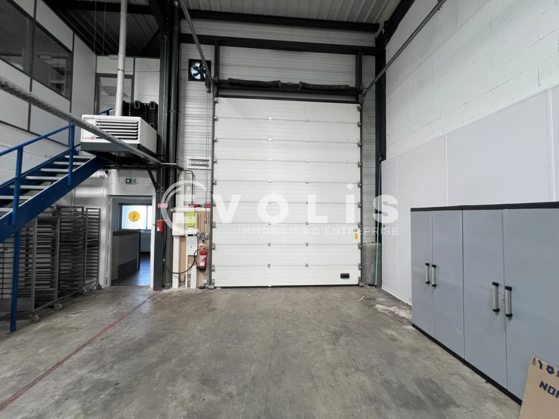 Photo 9 – location Entrepôts / activités	MIONS (69780)