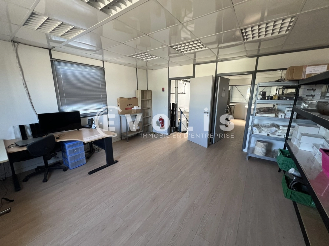 Photo 12 – location Entrepôts / activités	MIONS (69780)