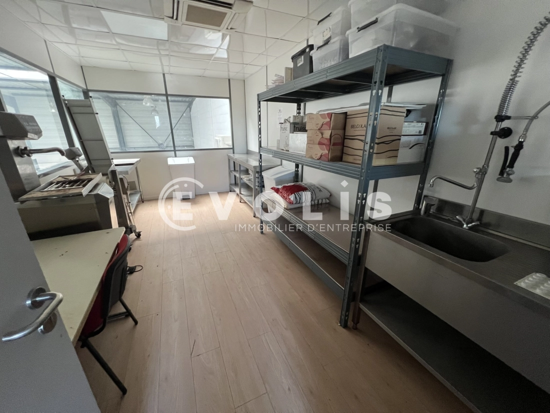 Photo 13 – location Entrepôts / activités	MIONS (69780)