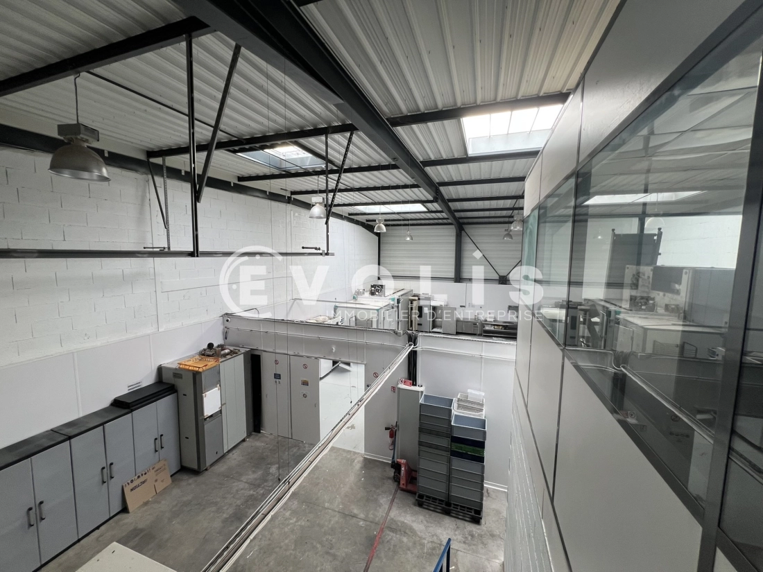 Photo 15 – location Entrepôts / activités	MIONS (69780)