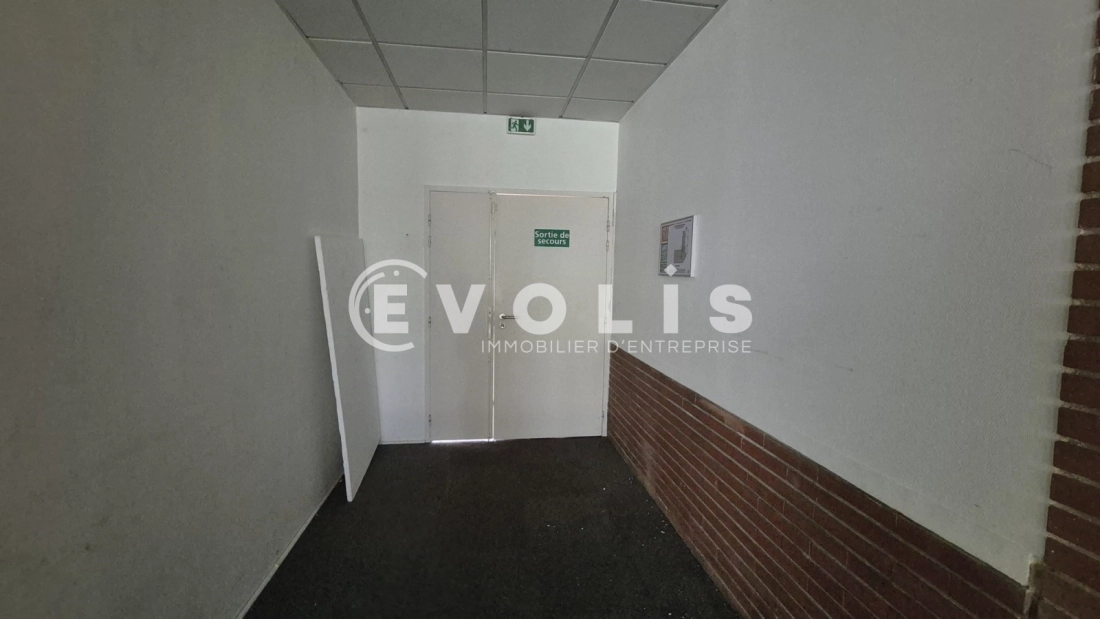 Photo 11 – location bureaux	SAINT THIBAULT DES VIGNES (77400)