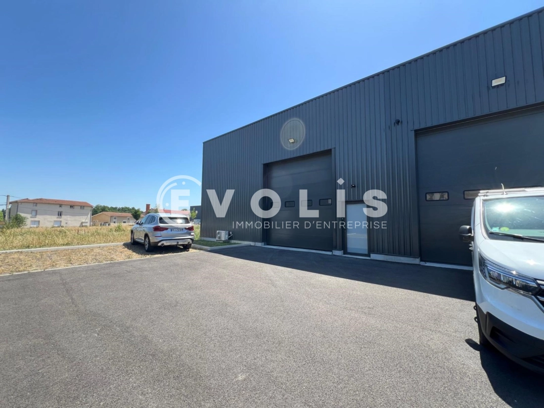Photo 2 – location Entrepôts / activités	BRINDAS (69126)