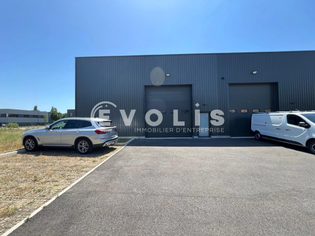 Photo 1 – location Entrepôts / activités	BRINDAS (69126)
