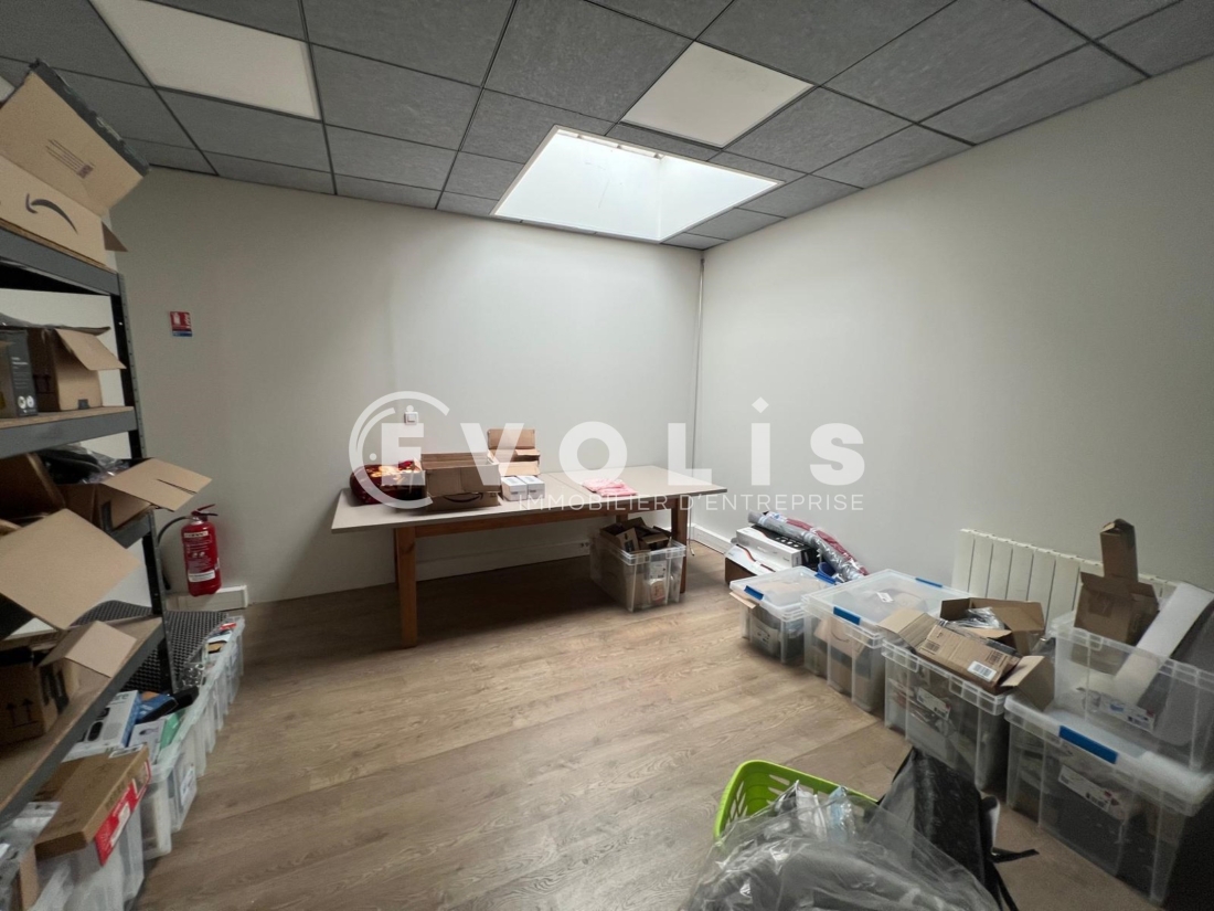 Photo 10 – vente Entrepôts / activités	CHASSIEU (69680)