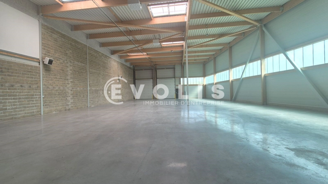 Photo 2 – location Entrepôts / activités	COUPVRAY (77700)
