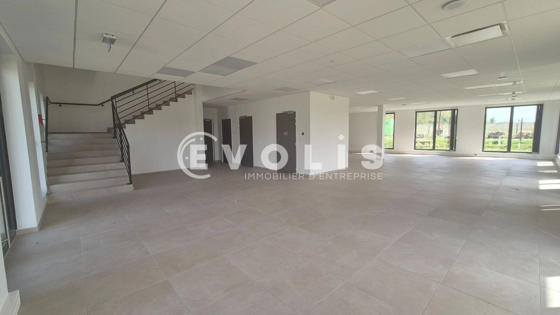 Photo 8 – location Entrepôts / activités	COUPVRAY (77700)