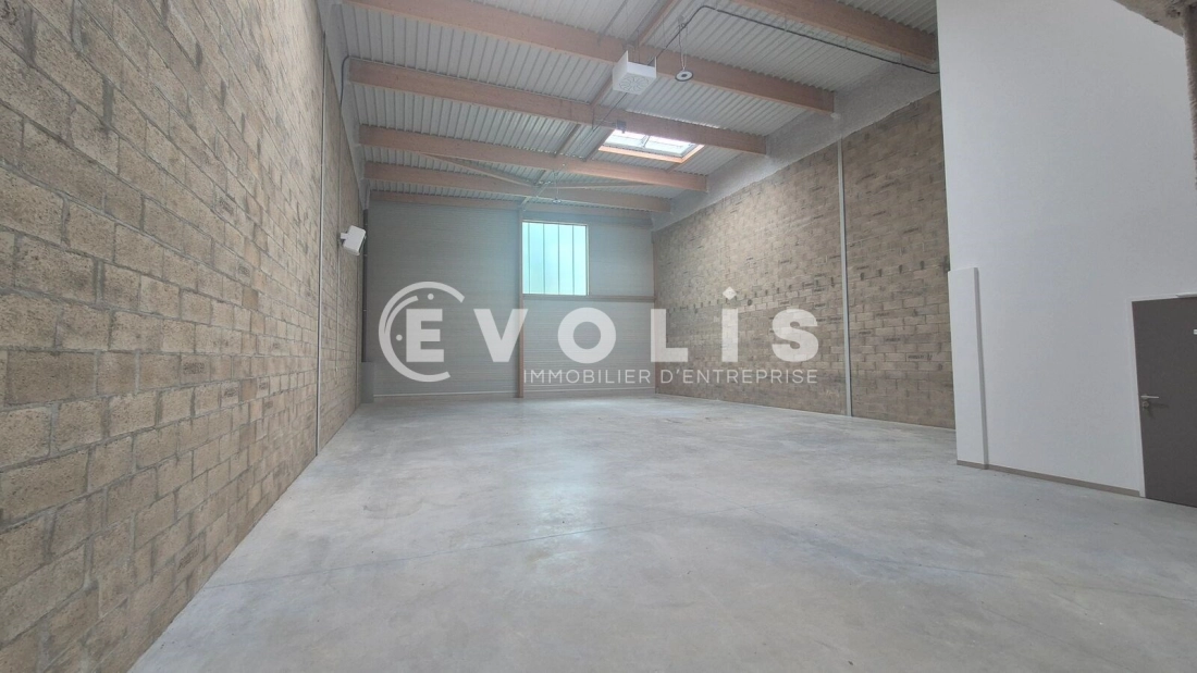 Photo 7 – location Entrepôts / activités	COUPVRAY (77700)