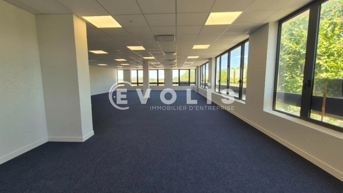 Photo 2 – location bureaux	CHESSY (77700)