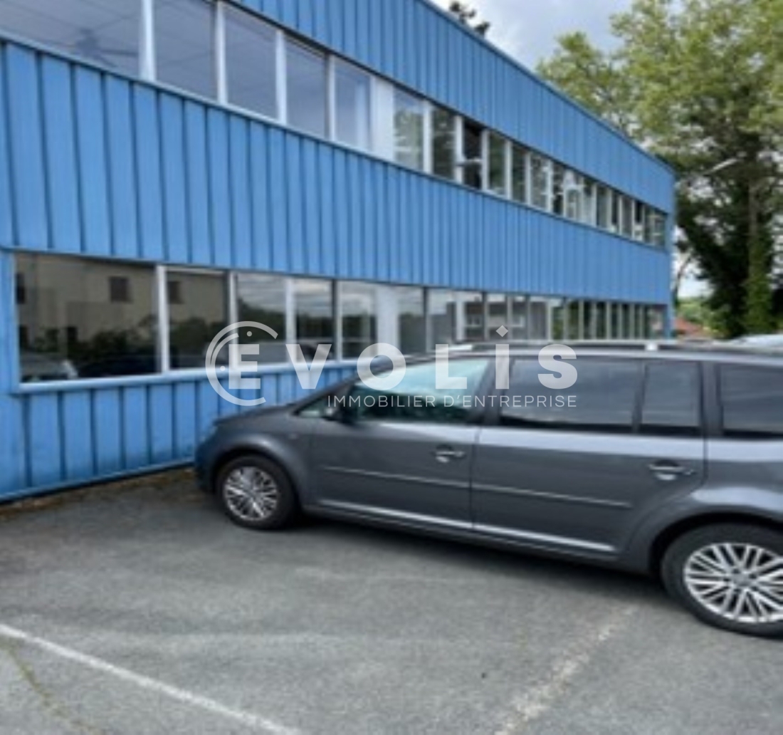 Photo 2 – location Entrepôts / activités	SAINT OUEN L'AUMONE (95310)
