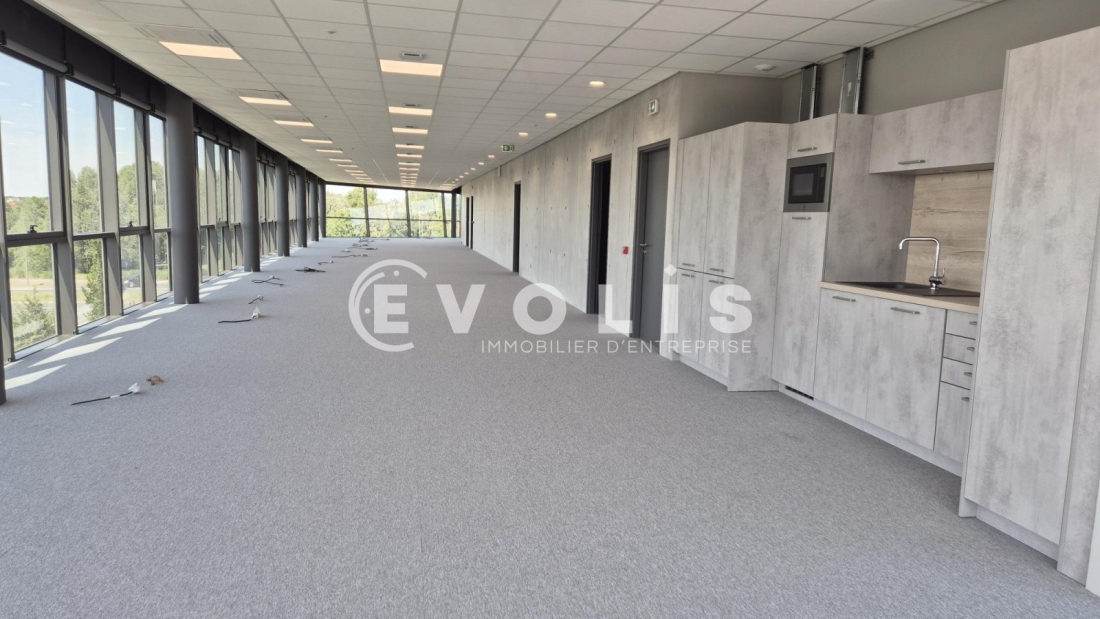 Photo 1 – location bureaux	CHANTELOUP EN BRIE (77600)