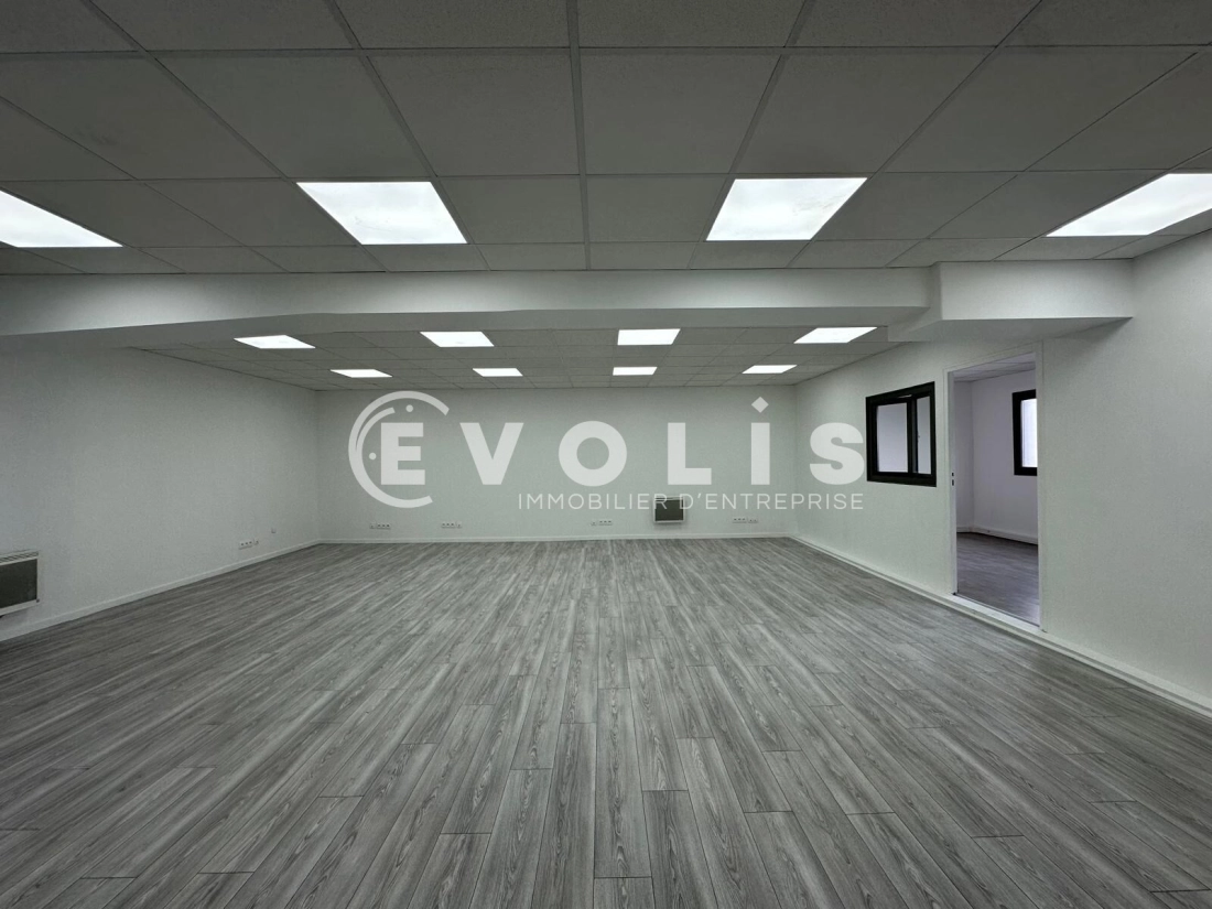 Photo 7 – location Entrepôts / activités	VILLENEUVE LA GARENNE (92390)