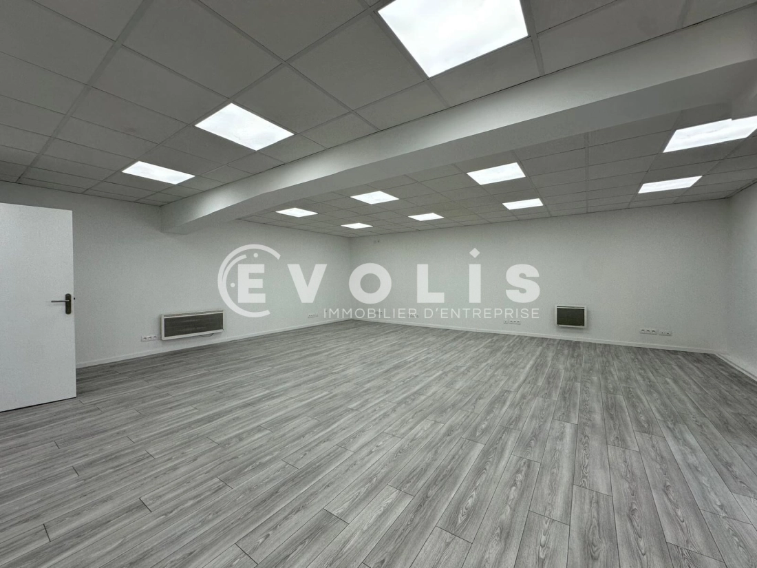Photo 6 – location Entrepôts / activités	VILLENEUVE LA GARENNE (92390)