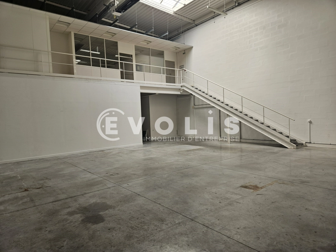 Photo 3 – location Entrepôts / activités	PALAISEAU (91120)