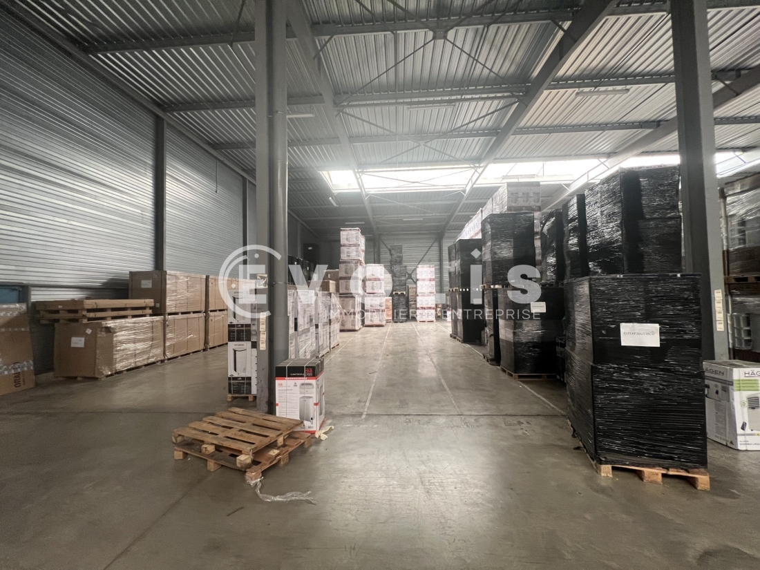 Photo 11 – location Entrepôts / activités	SANTENY (94440)