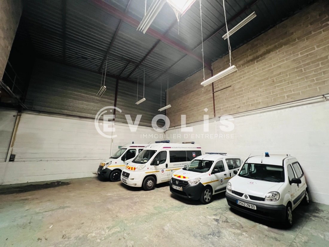 Photo 1 – location Entrepôts / activités	NOISY LE GRAND (93160)