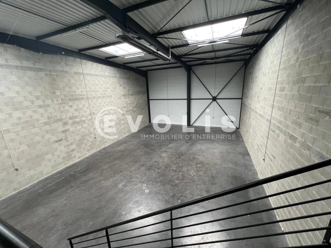 Photo 2 – location Entrepôts / activités	VILLEFRANCHE SUR SAONE (69400)