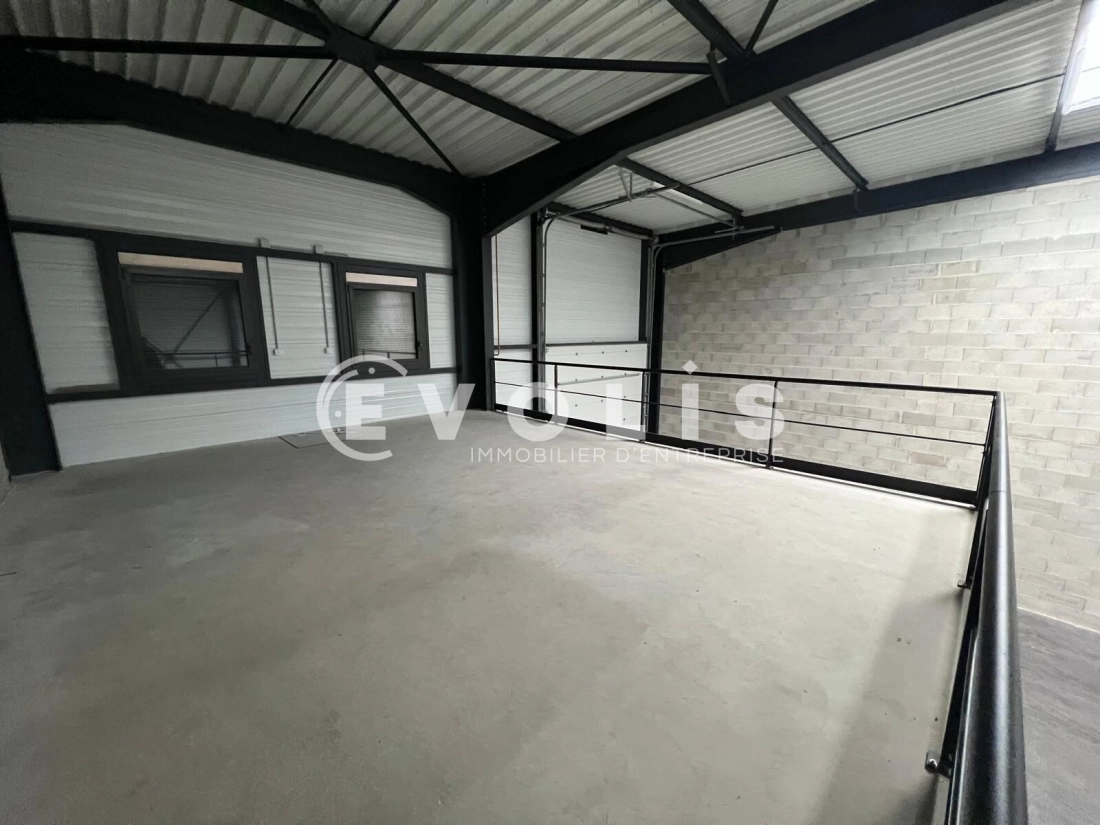 Photo 3 – location Entrepôts / activités	VILLEFRANCHE SUR SAONE (69400)