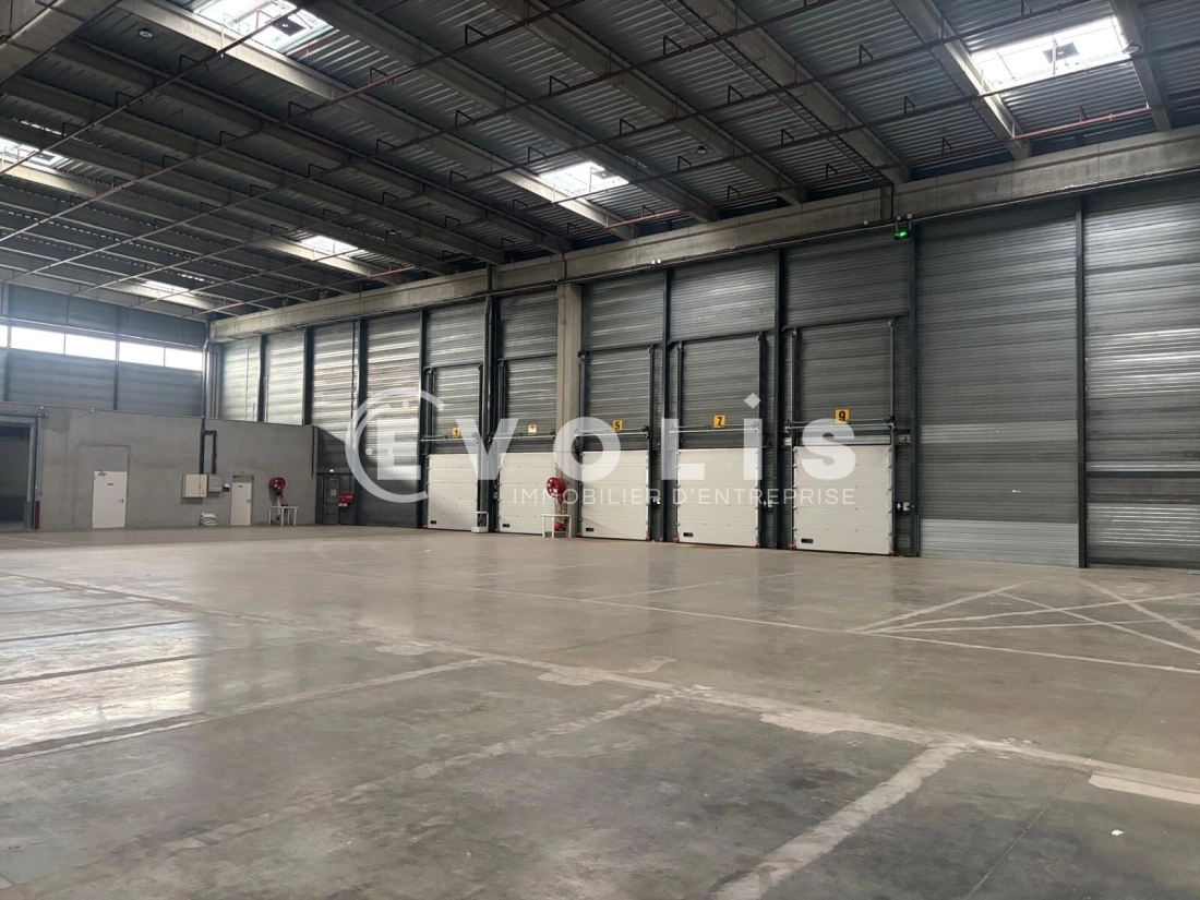 Photo 3 – location Entrepôts / activités	MIONS (69780)