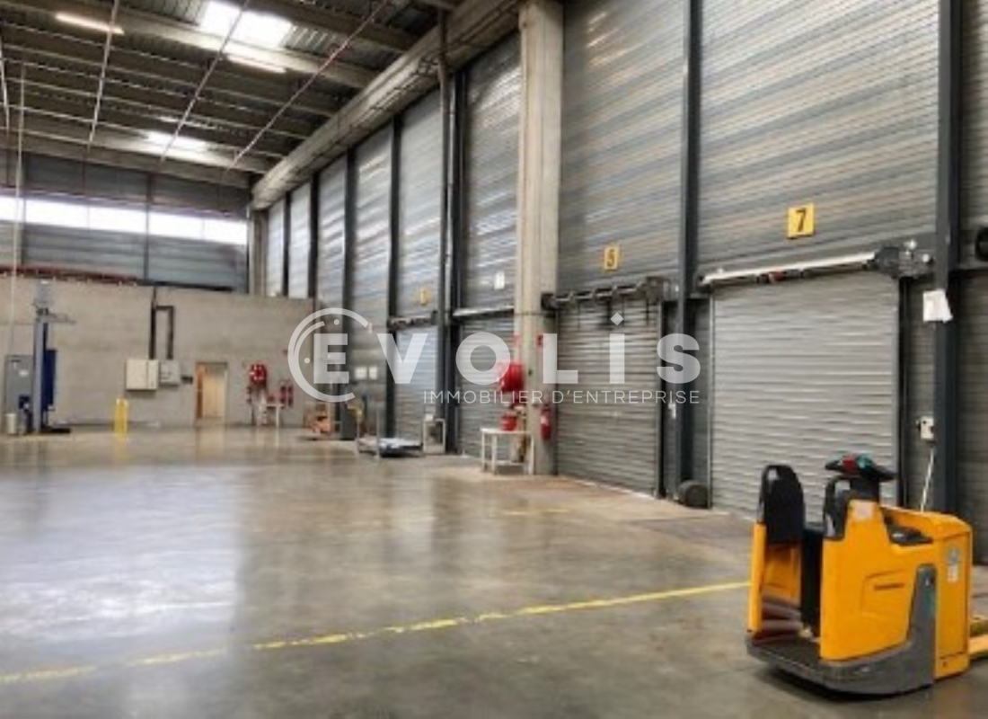 Photo 7 – location Entrepôts / activités	MIONS (69780)