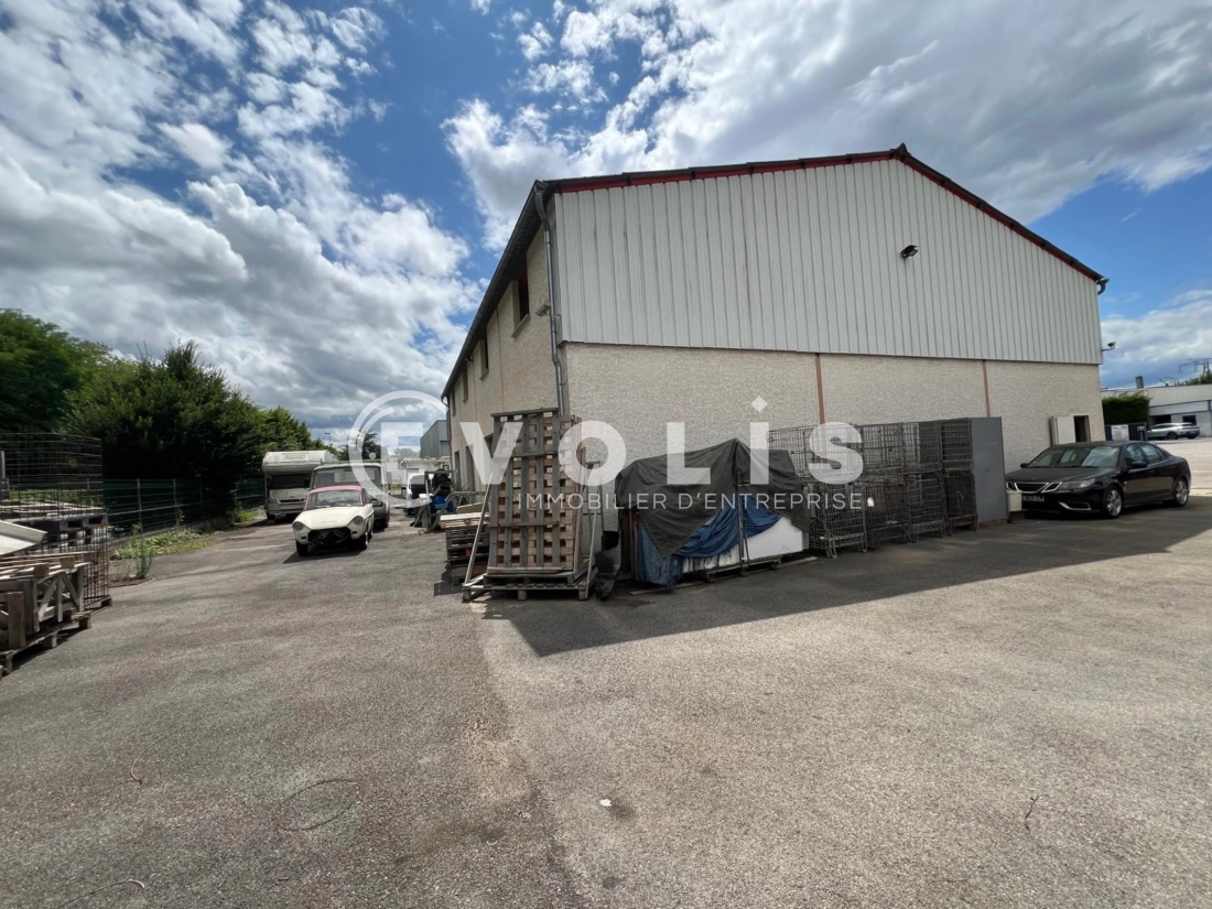 Photo 2 – location Entrepôts / activités	MARCILLY D'AZERGUES (69380)