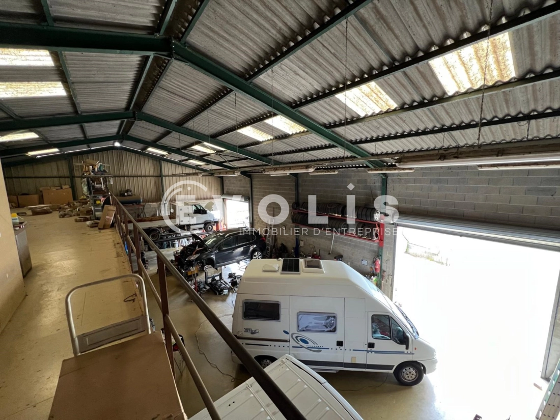 Photo 9 – location Entrepôts / activités	MARCILLY D'AZERGUES (69380)