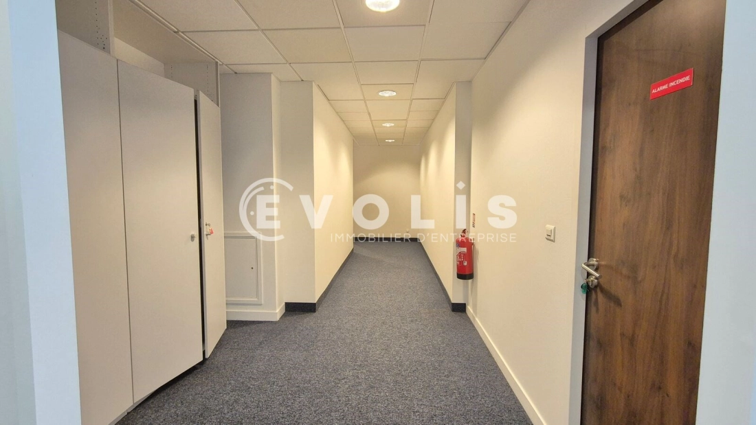 Photo 3 – location bureaux	MAGNY LE HONGRE (77700)