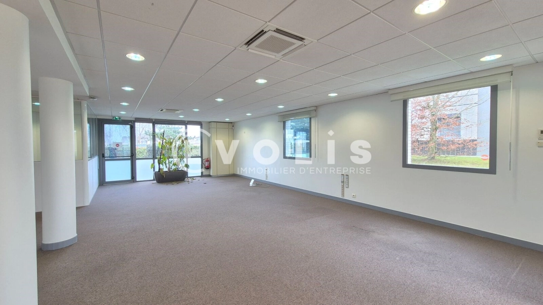Photo 2 – location bureaux	MAGNY LE HONGRE (77700)