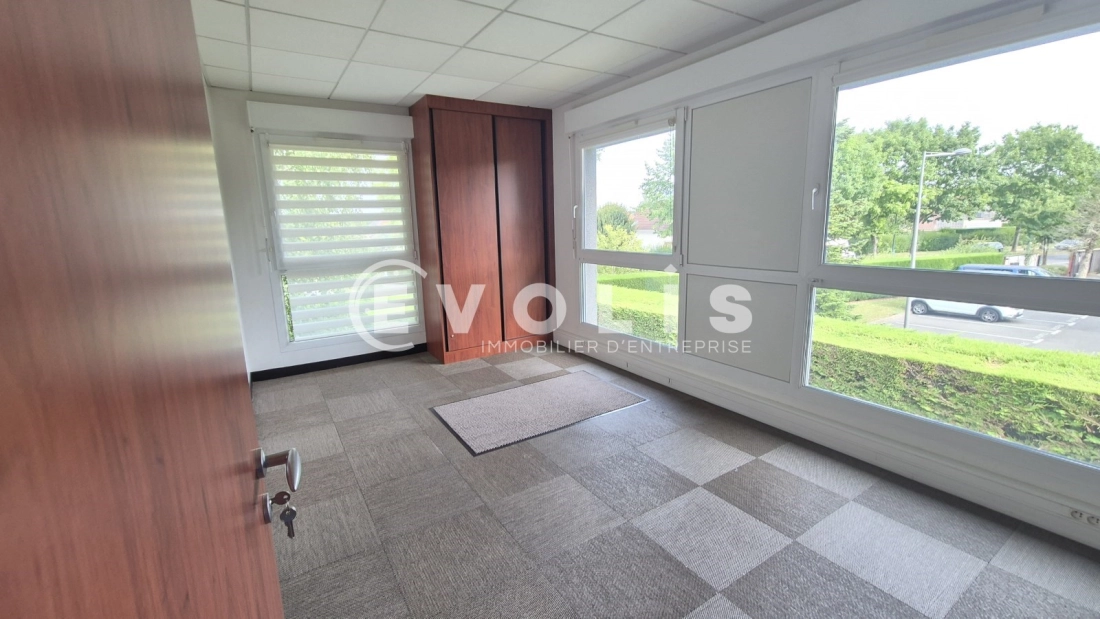Photo 4 – location bureaux	MAGNY LE HONGRE (77700)