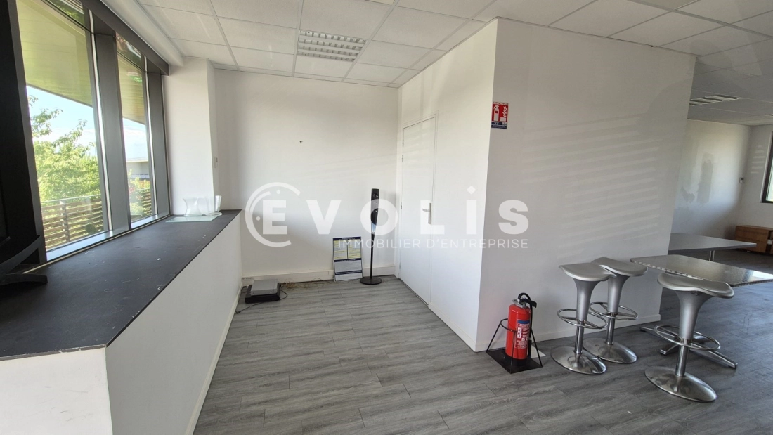 Photo 3 – location bureaux	CHANTELOUP EN BRIE (77600)