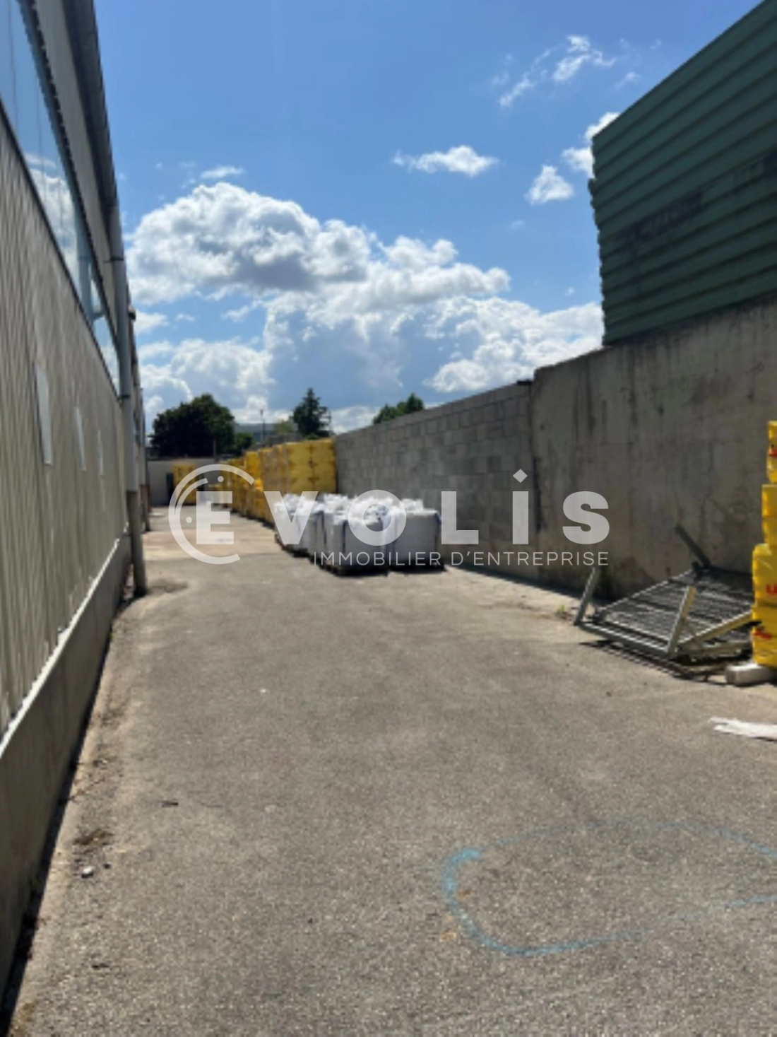 Photo 8 – location Entrepôts / activités	VAULX EN VELIN (69120)
