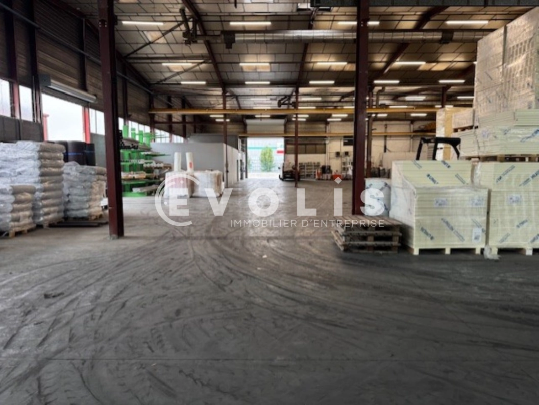 Photo 13 – location Entrepôts / activités	VAULX EN VELIN (69120)