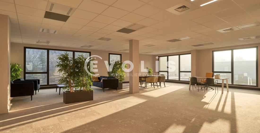 Photo 2 – location bureaux	TARARE (69170)