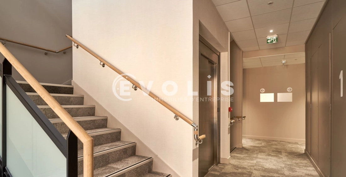 Photo 4 – location bureaux	TARARE (69170)