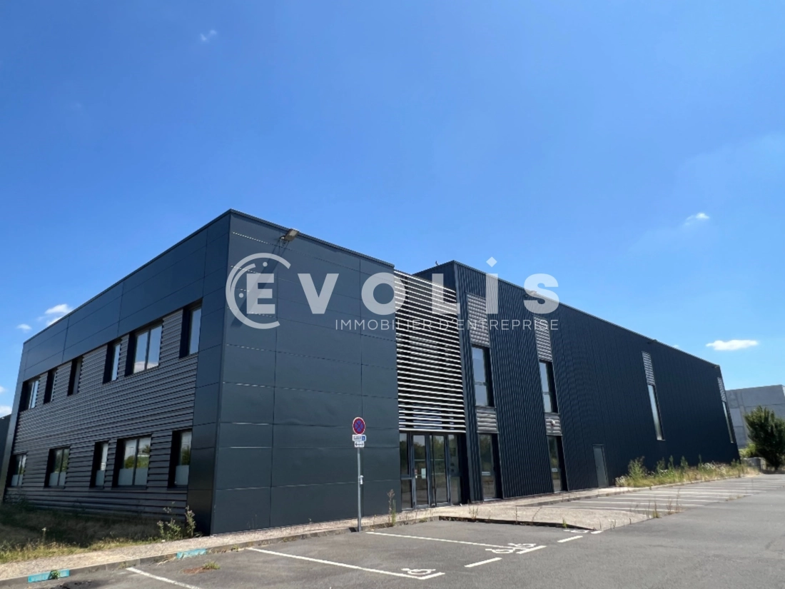 Photo 1 – location Entrepôts / activités	LIEUSAINT (77127)