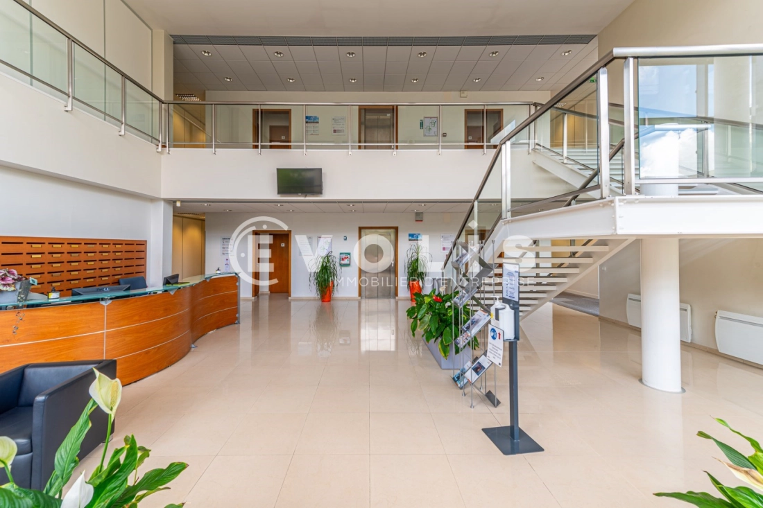Photo 2 – vente bureaux	SERRIS (77700)