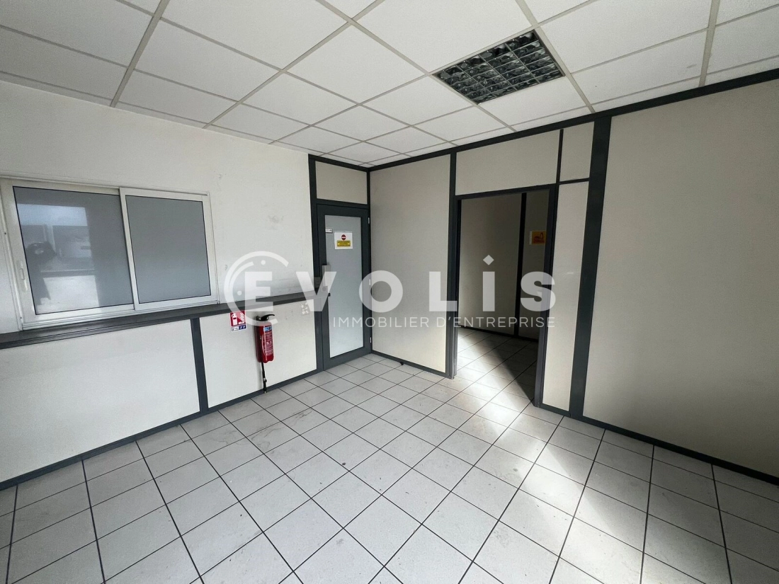 Photo 11 – location Entrepôts / activités	VENISSIEUX (69200)
