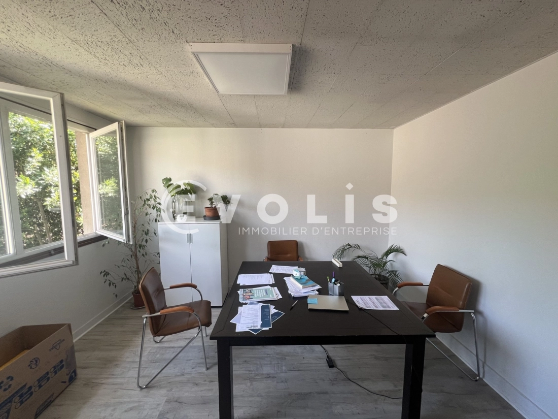 Photo 15 – vente Entrepôts / activités	CHAMPIGNY SUR MARNE (94500)