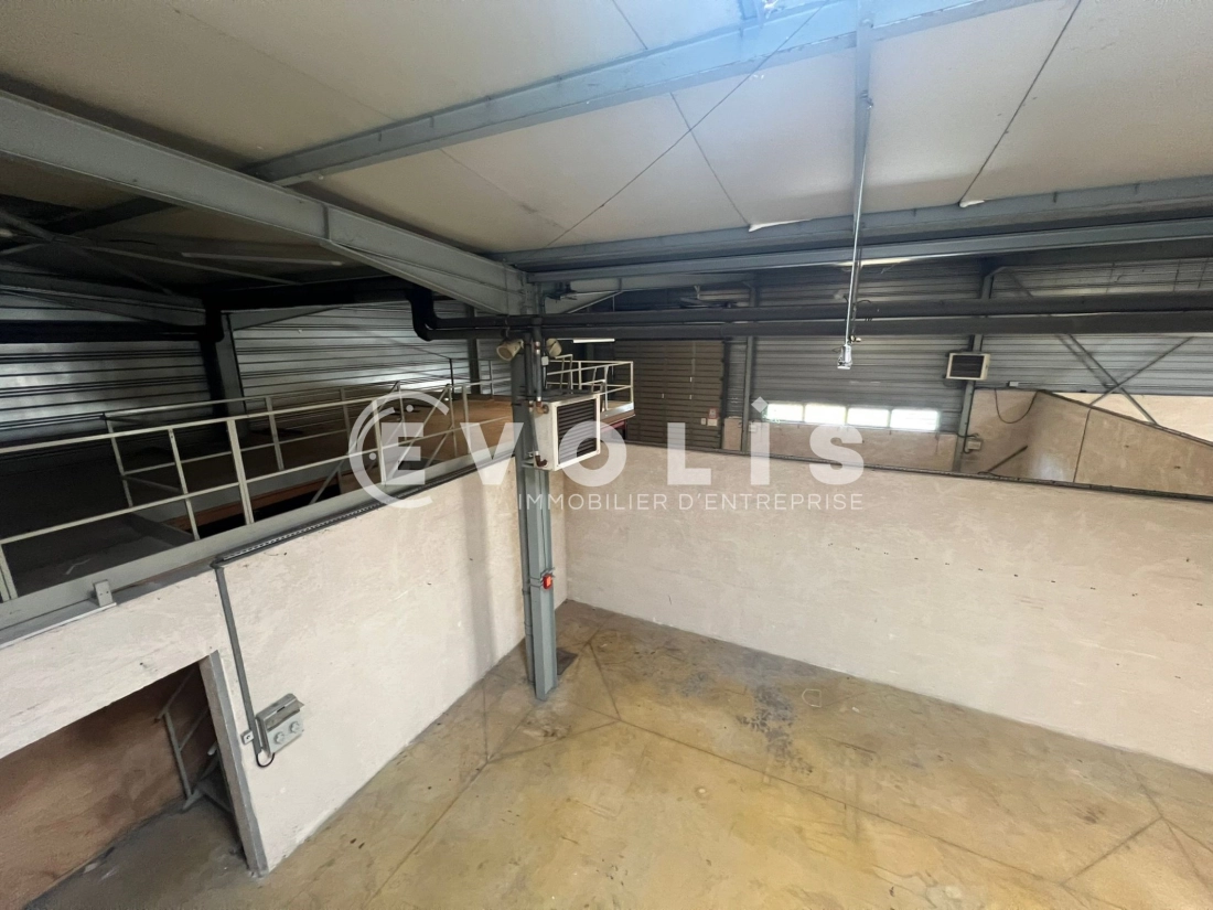 Photo 8 – vente Entrepôts / activités	CHASSIEU (69680)