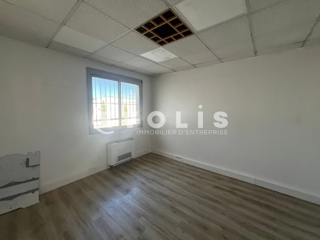 Photo 13 – vente Entrepôts / activités	CHASSIEU (69680)
