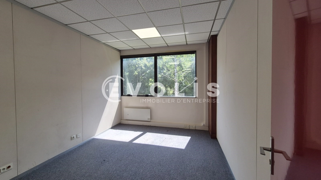 Photo 2 – location bureaux	SAINT THIBAULT DES VIGNES (77400)