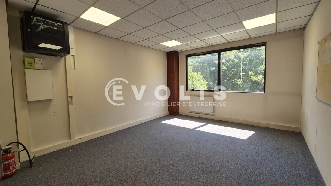 Photo 3 – location bureaux	SAINT THIBAULT DES VIGNES (77400)