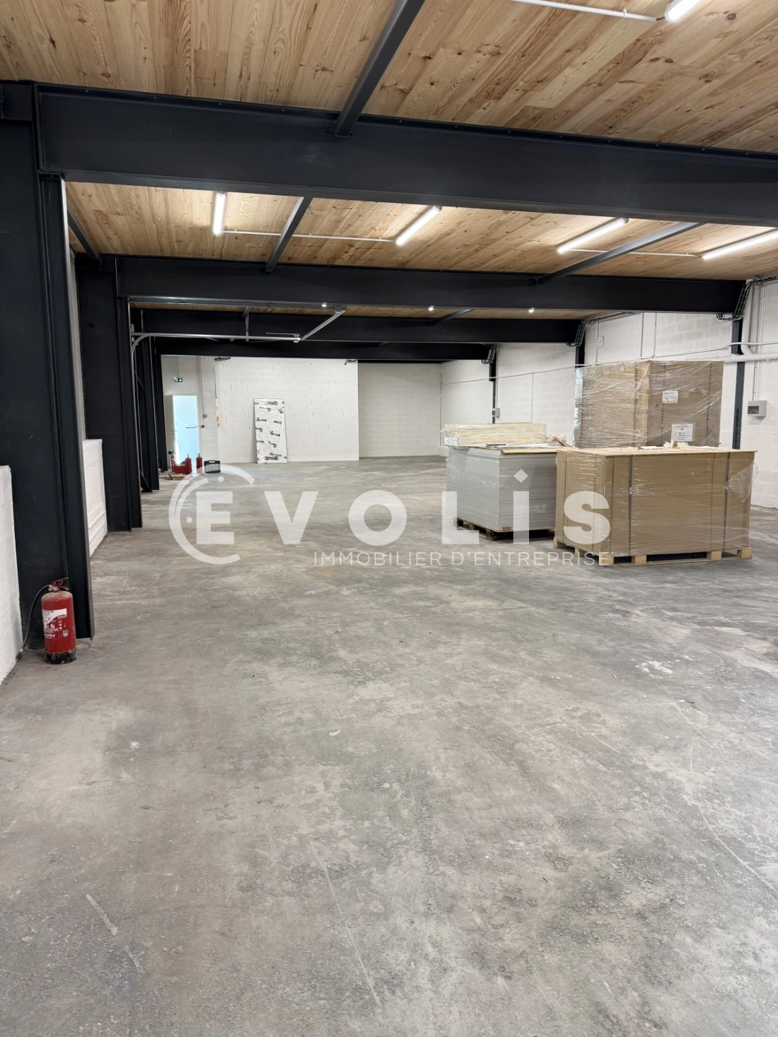 Photo 3 – location Entrepôts / activités	SAINT REMY DE PROVENCE (13210)