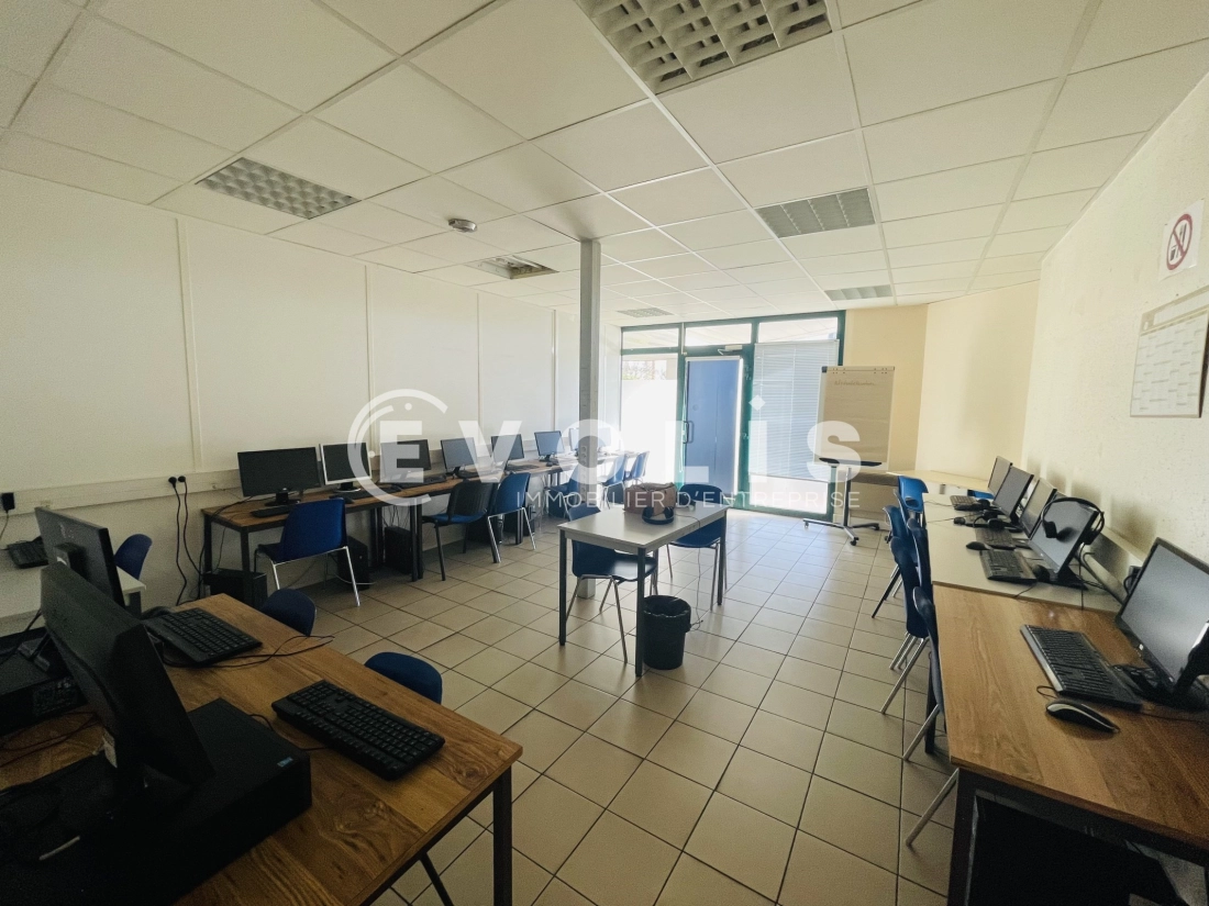 Photo 4 – location bureaux	MELUN (77000)